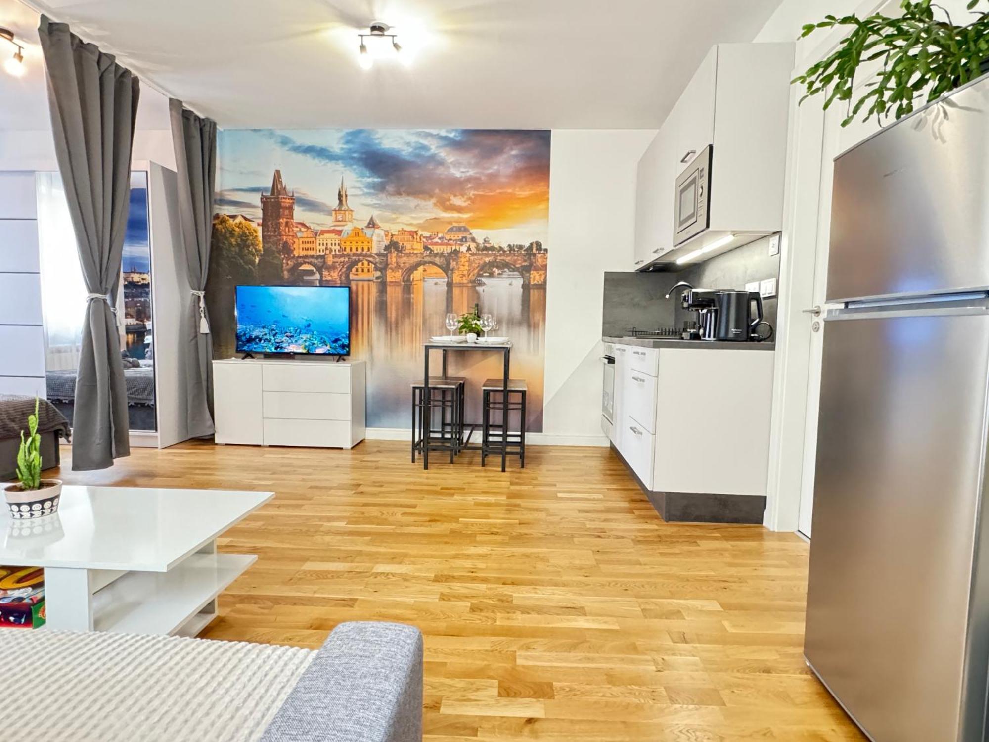 Apartmán New Modern-style With Balcony In The 2 *