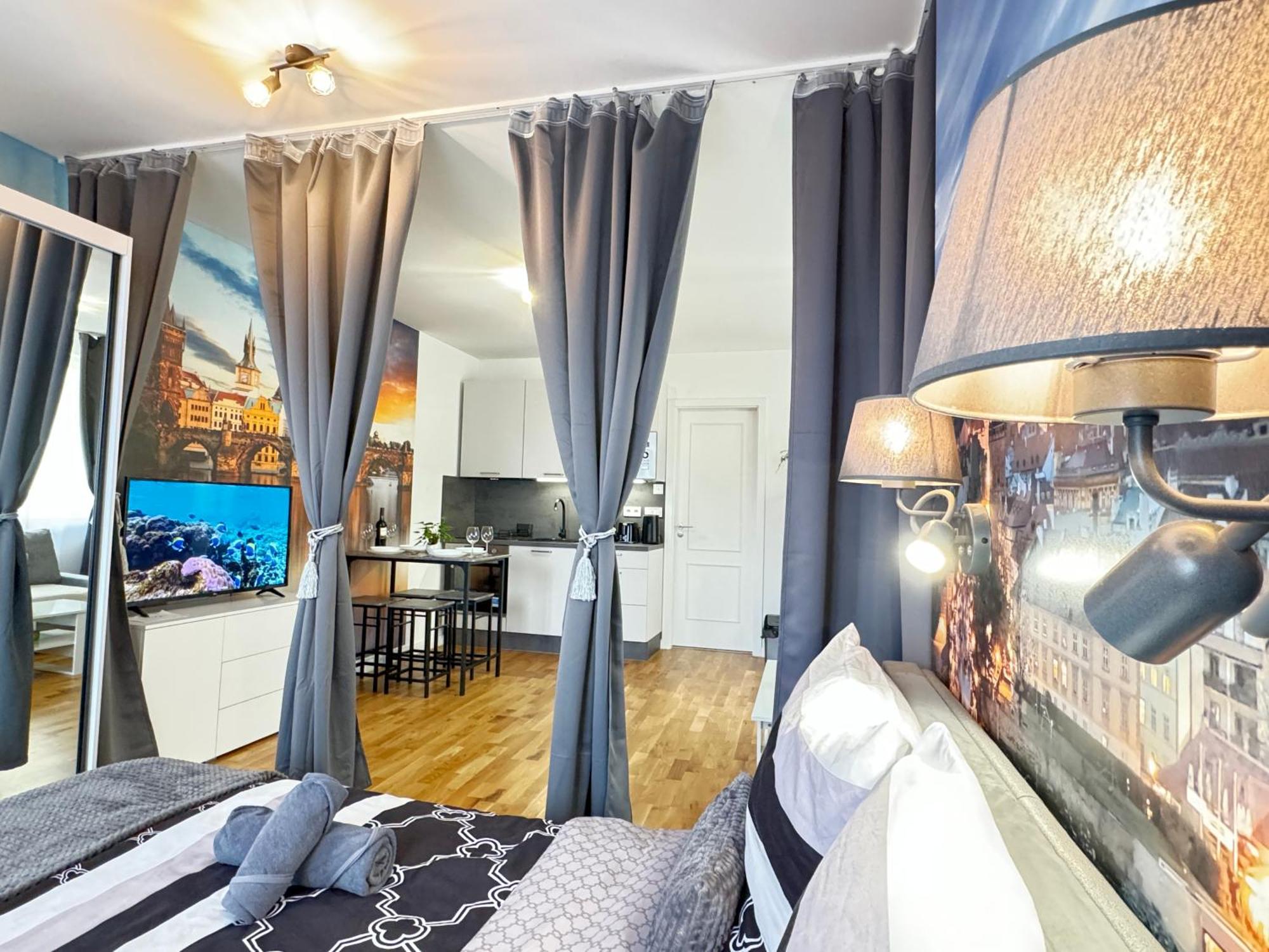New Modern-style With Balcony In The 2 Apartment Prag