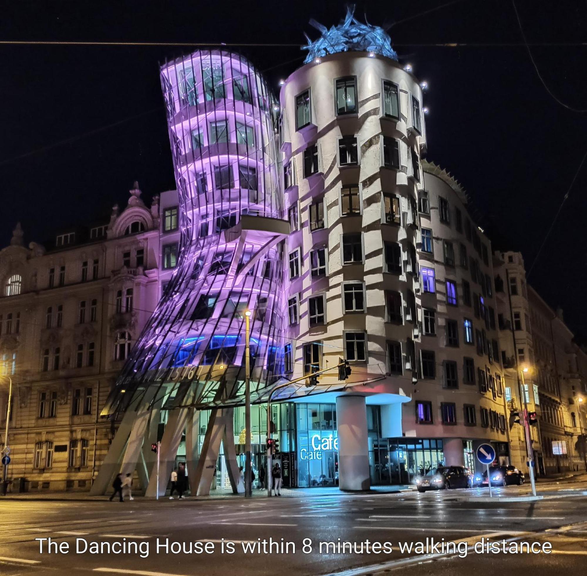 New Modern-style With Balcony In The 2 * Prag